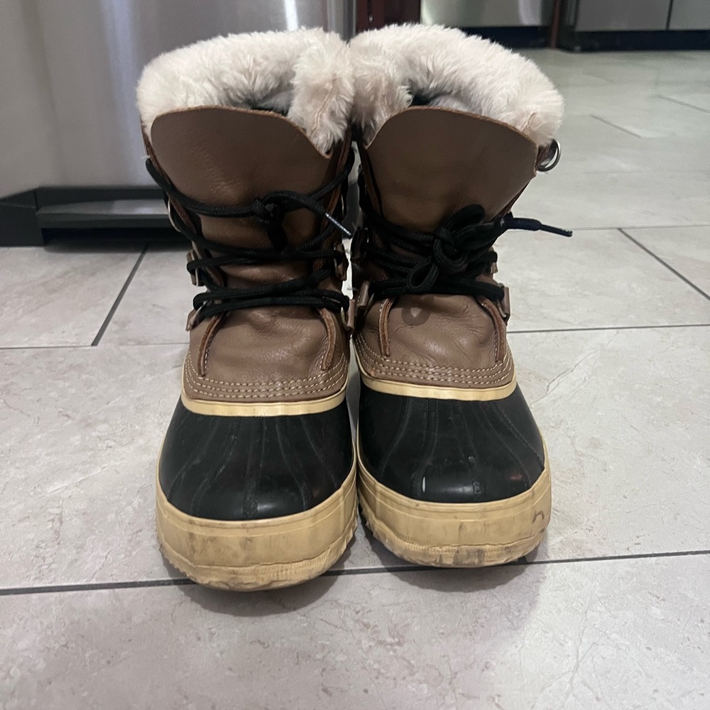 Women’s SIZE 10 SOREL BOOTS - Picture 2 of 5